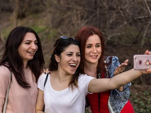 Rüyada Araba Kapısının Açılması: Hayatınızdaki Yeni Eşik