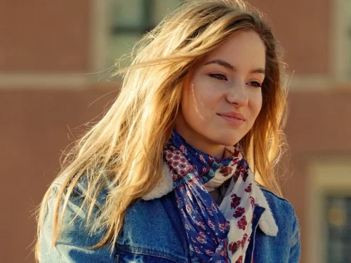 Rüyada Arkadaşının İçki İçmesi: Gizli Mesajları Çözün