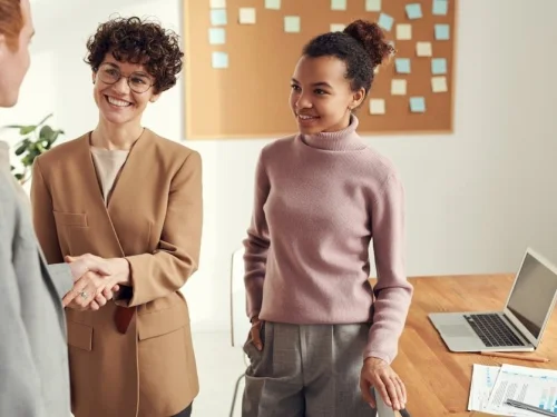 Rüyada Ayak Bileği Yılanı: Gizli Tehlike mi, Dönüşüm Simgesi mi?