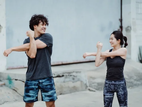 Omzunda Uyuduğunuz Kişi Kimdi? Rüya Sırları