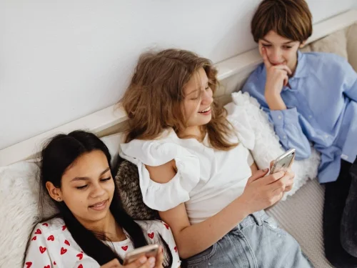 Rüyada Diş Teli Kırılması: Kendini İfade Etme Engeli!