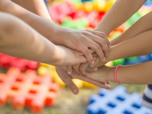 Rüyada Eşin Boyundan Öpmesi ve Gizli Mesajları