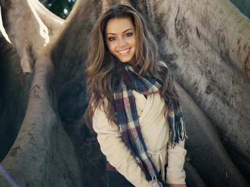 Rüyada Eski Sevgili Mesajı: Özlem mi, Geçmişin Yankısı?