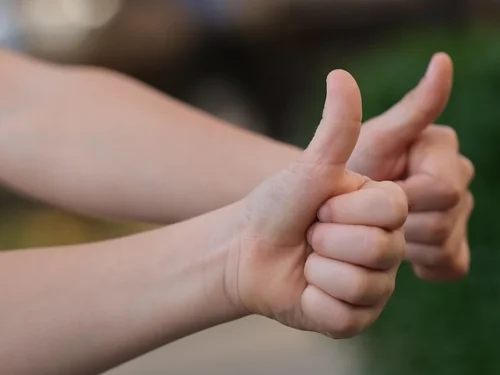 Rüyada Eski Yöneticinin Öpmesi Anlamı Nedir?