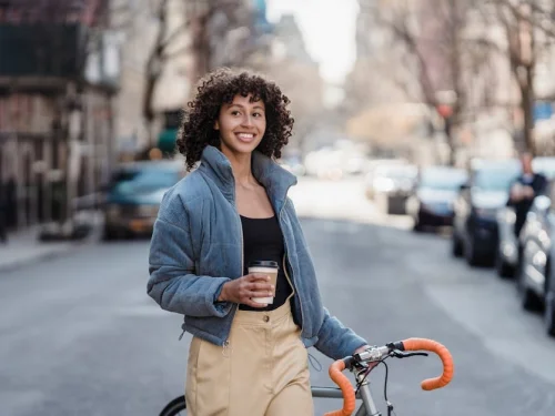 Rüyada Evin Duvarı Yanıyor: İçsel Dönüşümün İşareti mi?