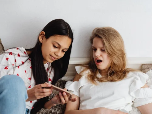 Rüyada Gökyüzünden Düşen Taşlar: Gizemli Mesajlar ve Çözümleri