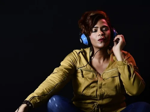 Rüyada Kadın Araba Sürüyor: Kontrol Sende Mi?