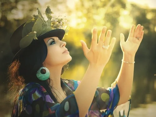 Rüyada Namazda Yer Kayması: Ruhsal Sarsıntı mı, Uyanış mı?