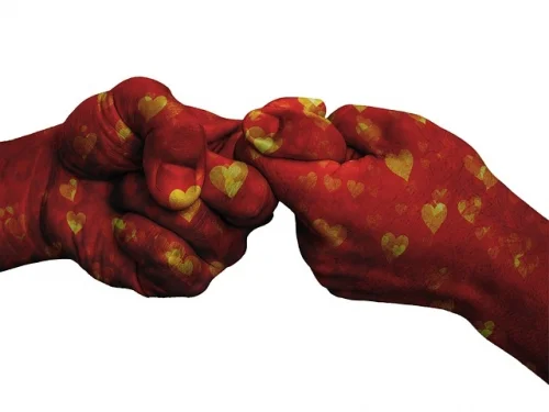 Rüyada Ölmüş Anne Üşüyor: Ruhun Çağrısı Ne Anlama Geliyor?