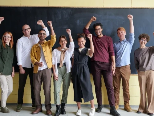 Ateş ve Avuçlar: Rüyada Ölünün Elinin Yanması