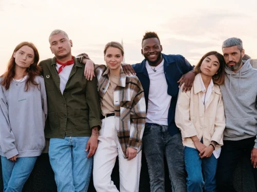 Rüyada Sevdiğinin Elini Bırakmak: Ayrılık mı, Dönüşüm mü?